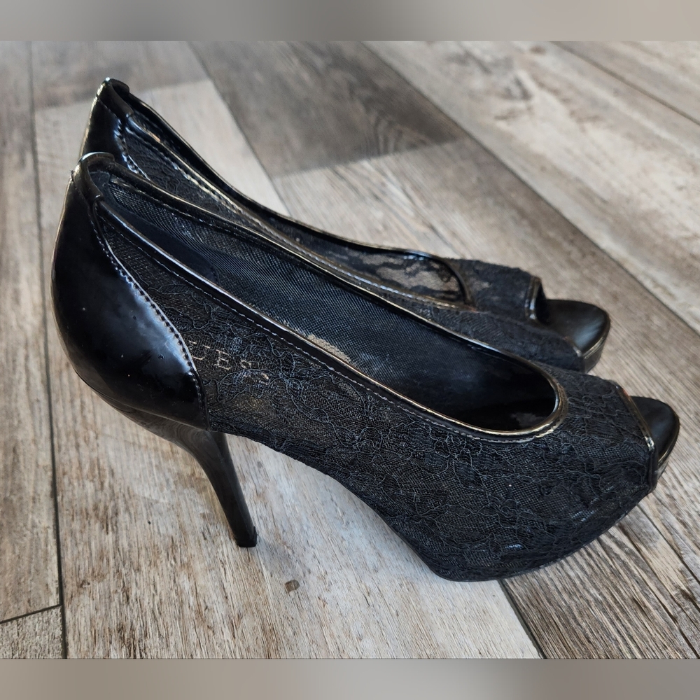 GUESS 5" BLACK Patent and Lace Heels size 9.5